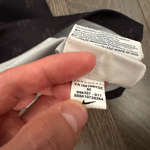 2018 PSG Paris Saint-Germain Nike Dri-FIT Training Jersey - Size Medium - Picture 8 of 9